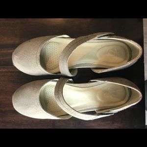 OTBT casual flats